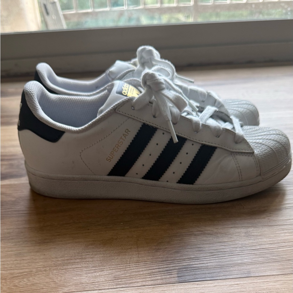 Adidas superstar. Great condition.